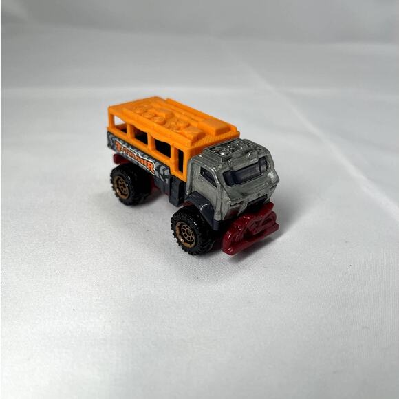 Matchbox Travel Tracker On A Mission 2013 Orange Semi Truck 1:64 Diecast Used - Picture 3 of 7